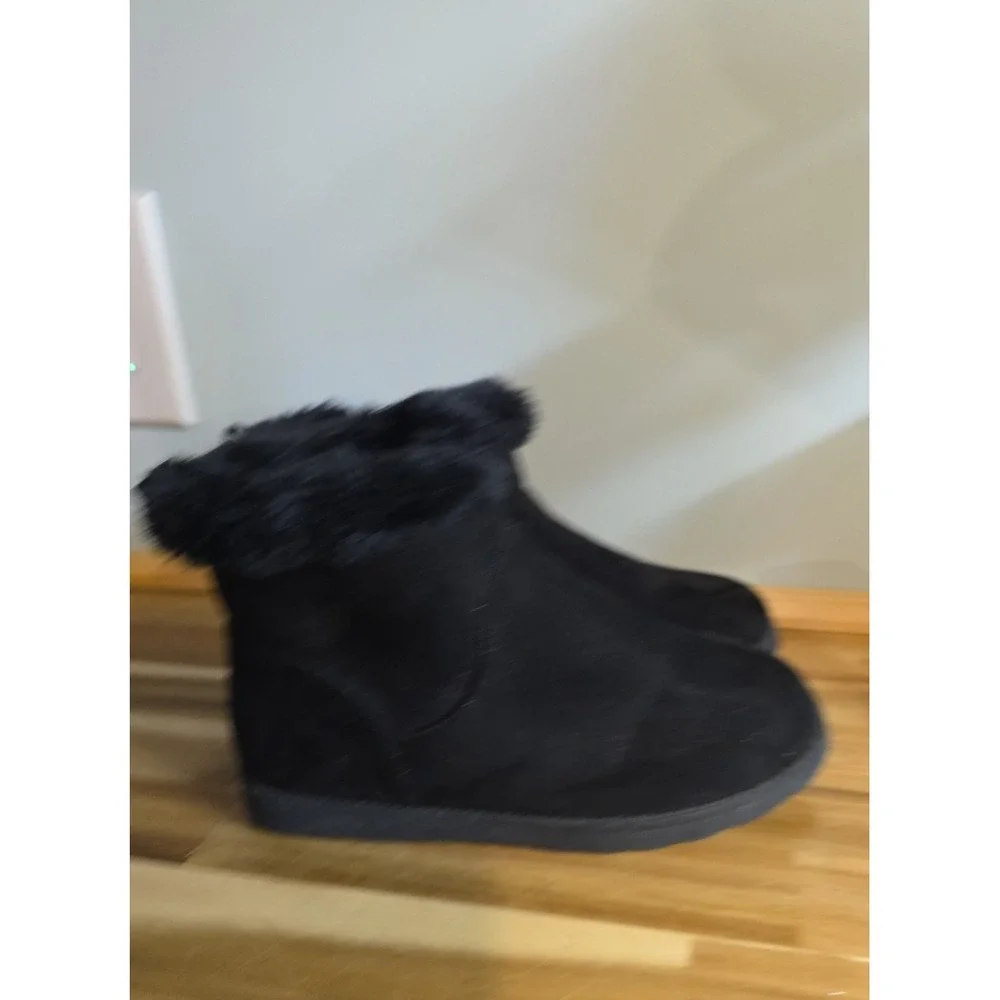 Cat and‎ Jack Girls Black Boots Zipper Size 4Faux Suede NEW Ugg Bearpaw Like